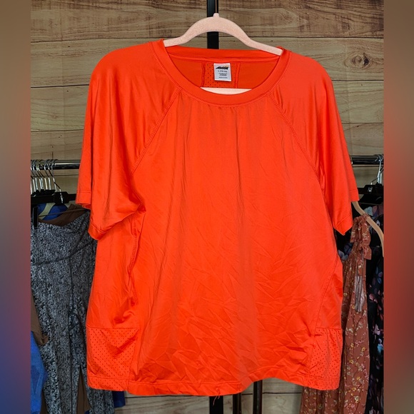 Avia Workout Shirt - Picture 1 of 3